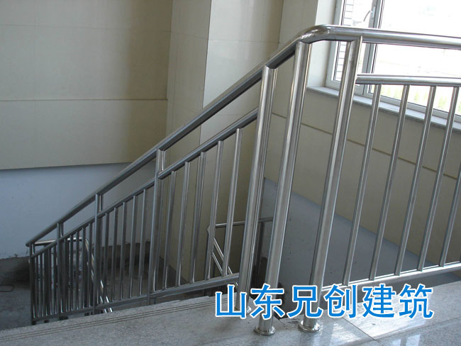 楼梯防护栏